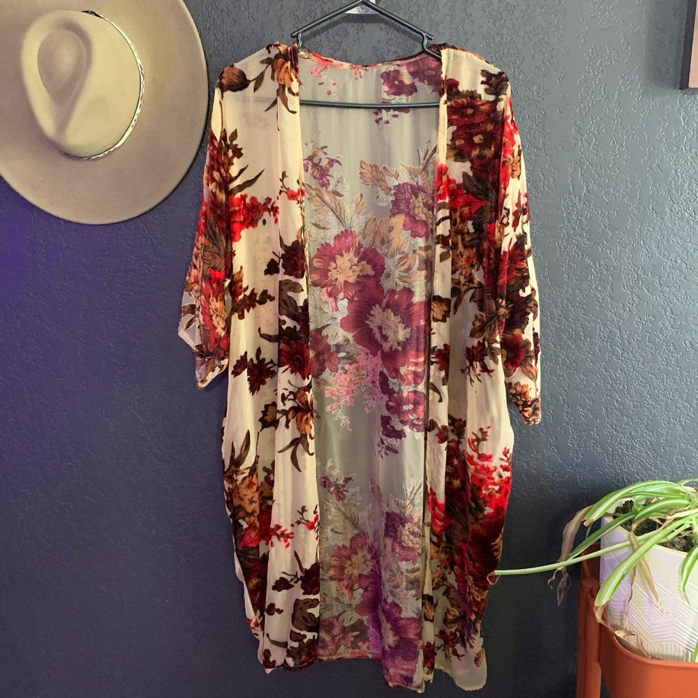 Gorgeous velvet floral shrug kimono duster